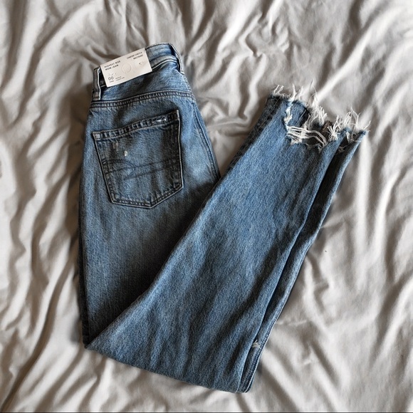 AE ripped highest waist mom jeans - Picture 2 of 9